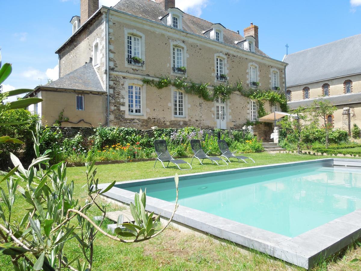 Le Presbytere Du Vigneau Ménil Exterior photo